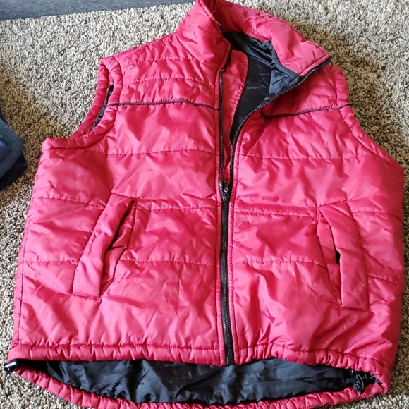 Other - Men's medium red puffer vest